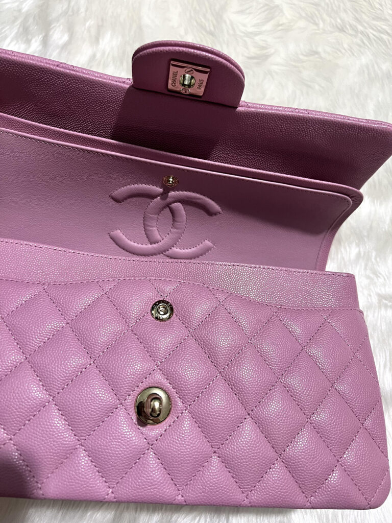 bolso clasico chanel rosa interior